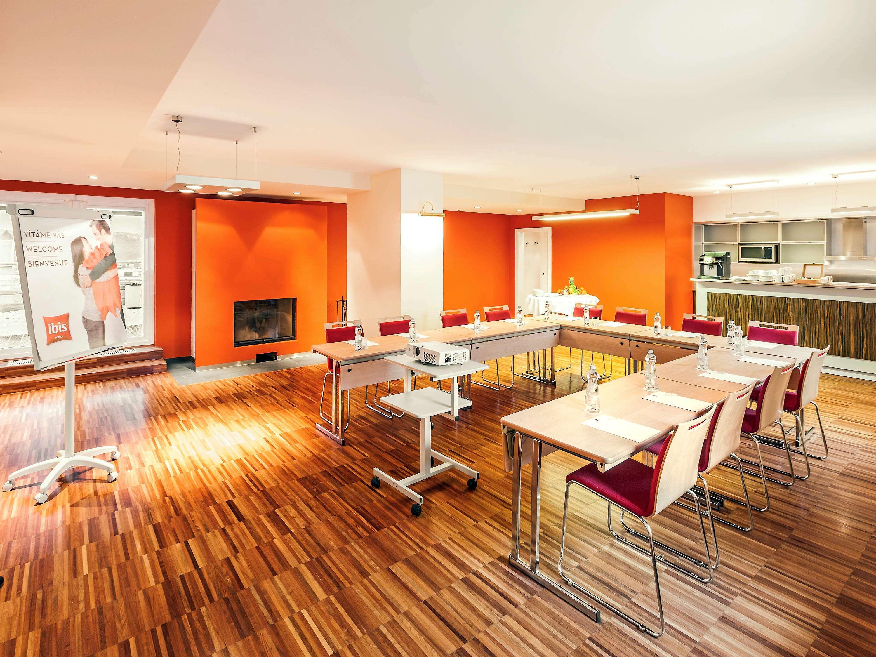 Ibis Old Town Hotel 3*